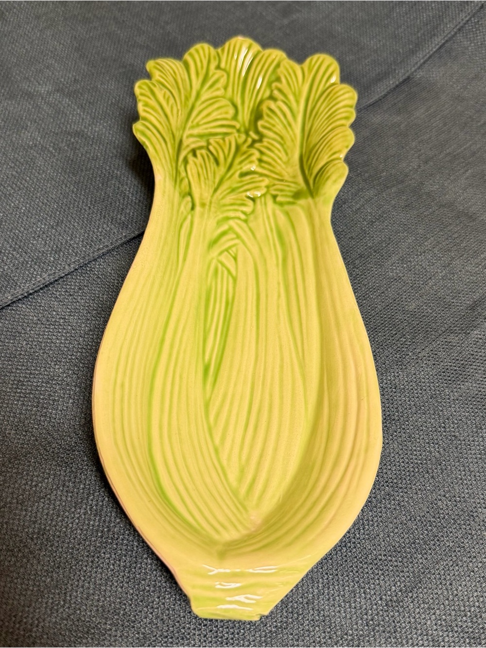 Vintage 1950-60s Ceramic Celery Shaped Green Serving Dish Spoon Rest Small Chip